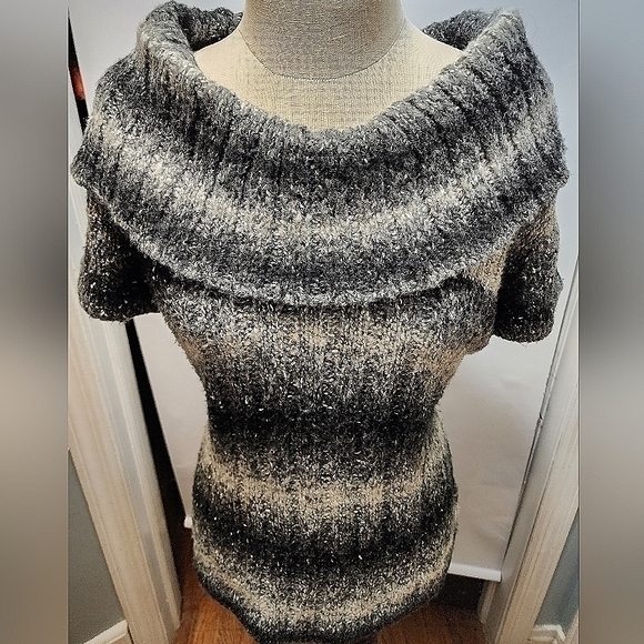 Mercer & Madison Off The‎ Shoulder Black Gray Wool Blend Sweater Large - Picture 12 of 12